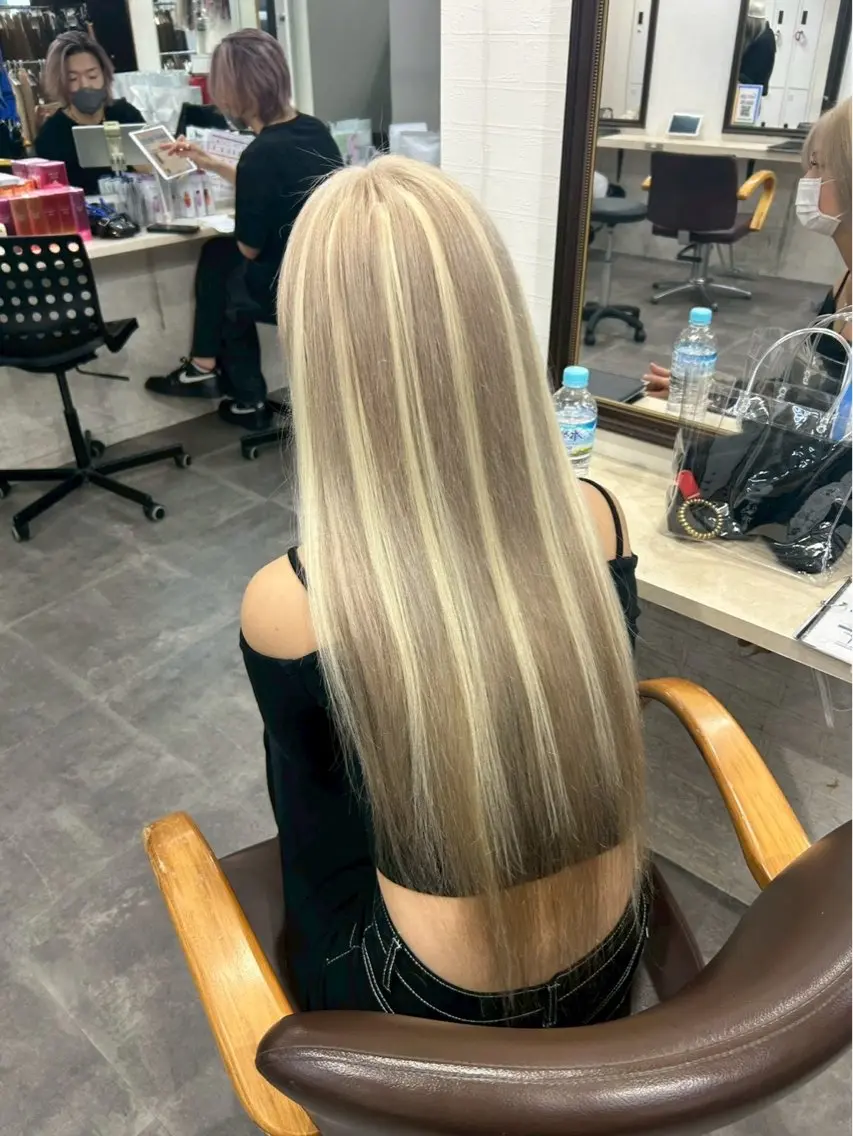セミロング ヘアカラー エクステ ⭐️U-topia ⭐️和泉田　りさ⭐️のヘアスタイル