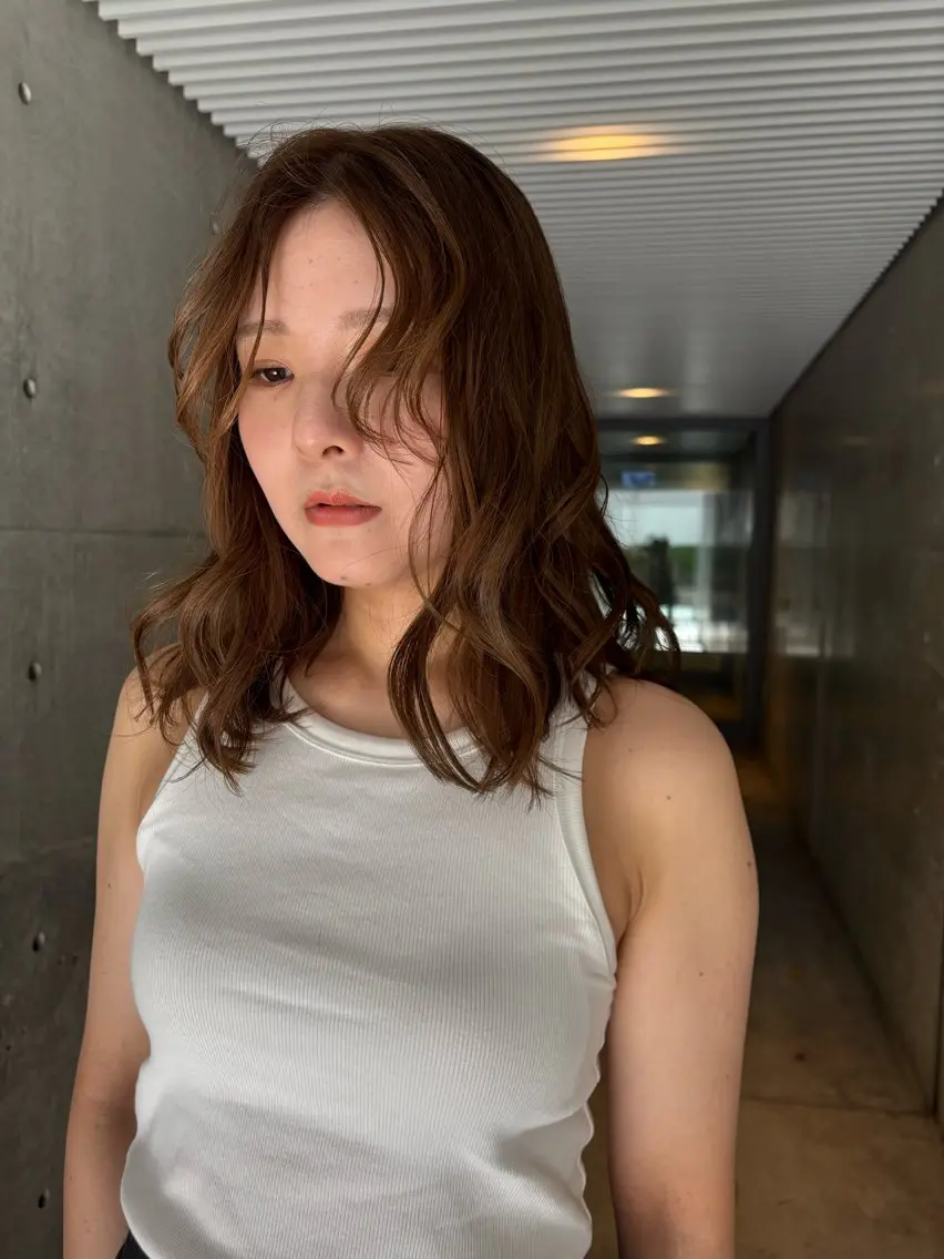 セミロング カット hitomi 今泉Musiiikのヘアスタイル