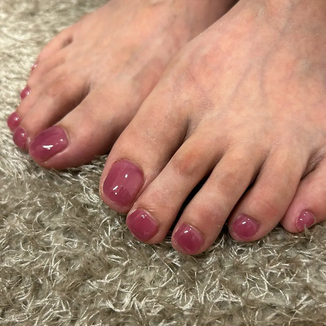 オフありワンカラーフットネイル🦶🏿✨の写真