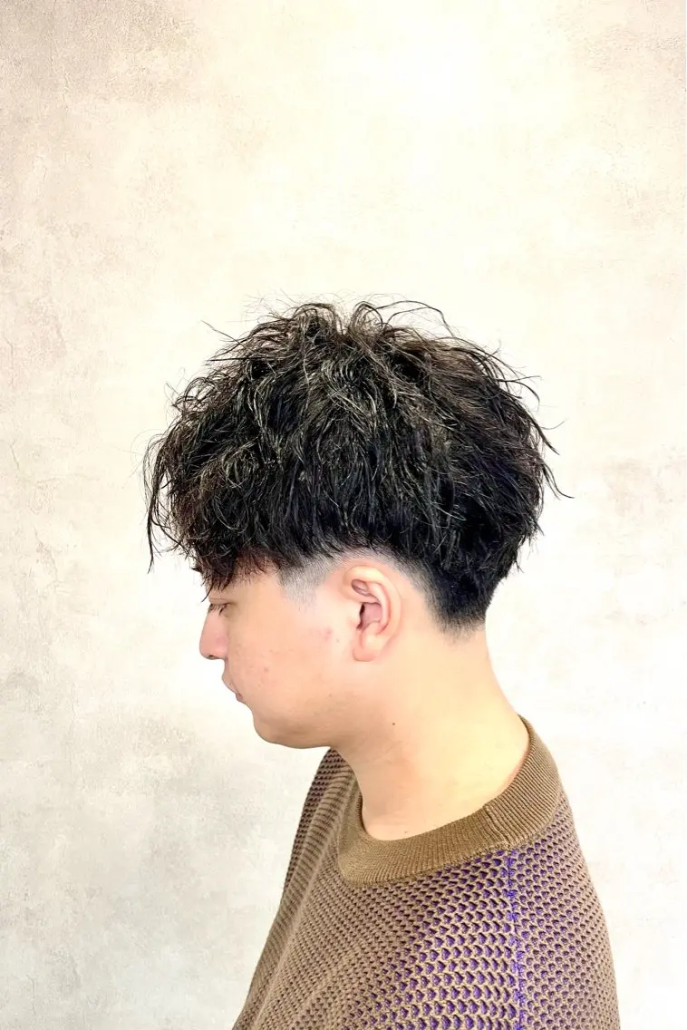 ショート パーマ メンズ フェードカット メンズパーマ 清潔感×束感ヘア🔥 メンズ専門篠原のヘアスタイル
