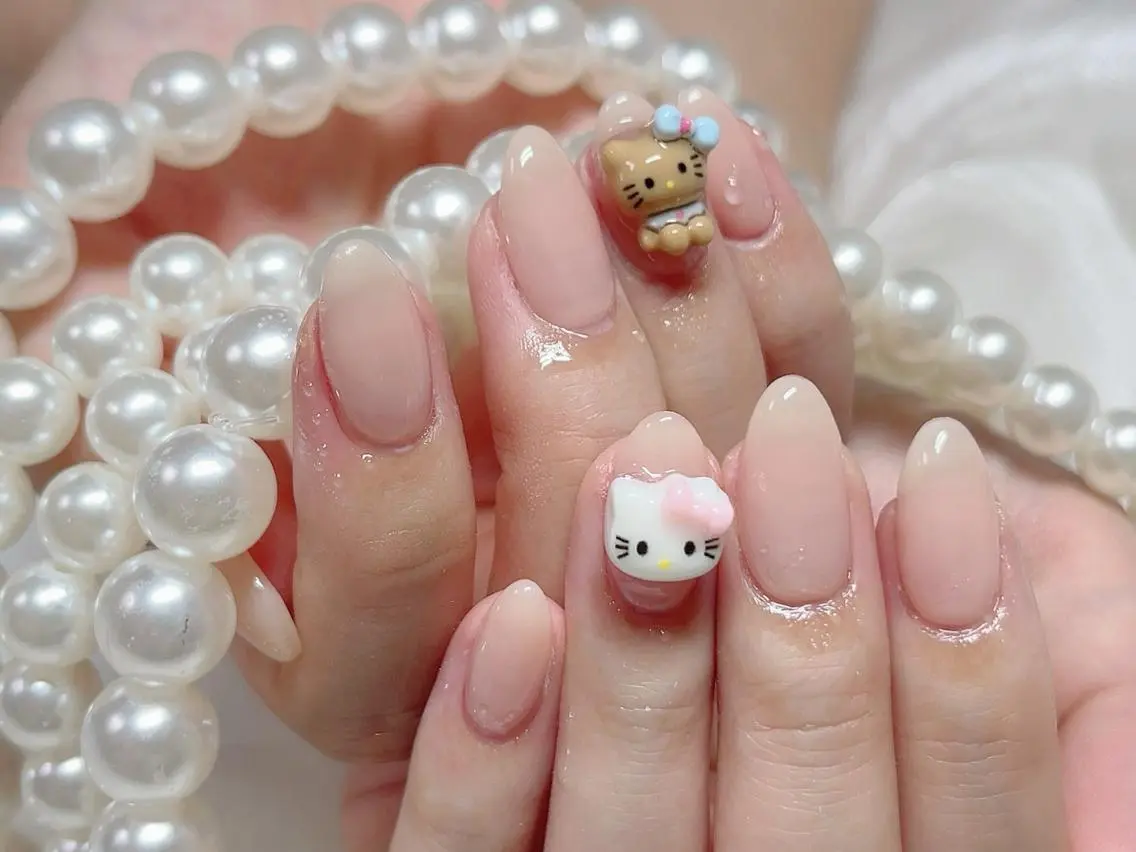 ネイル 長さ出し フレンチネイル キラキラネイル マグネットネイル ニュアンスネイル Lucky nail salonのネイルデザイン