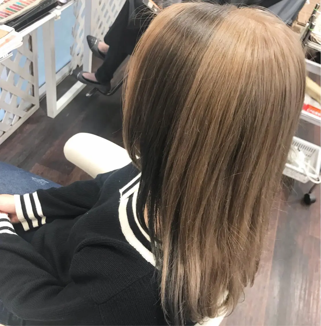 ロング カラー 岩谷/ブリーチ 🪽透明感カラーのヘアスタイル