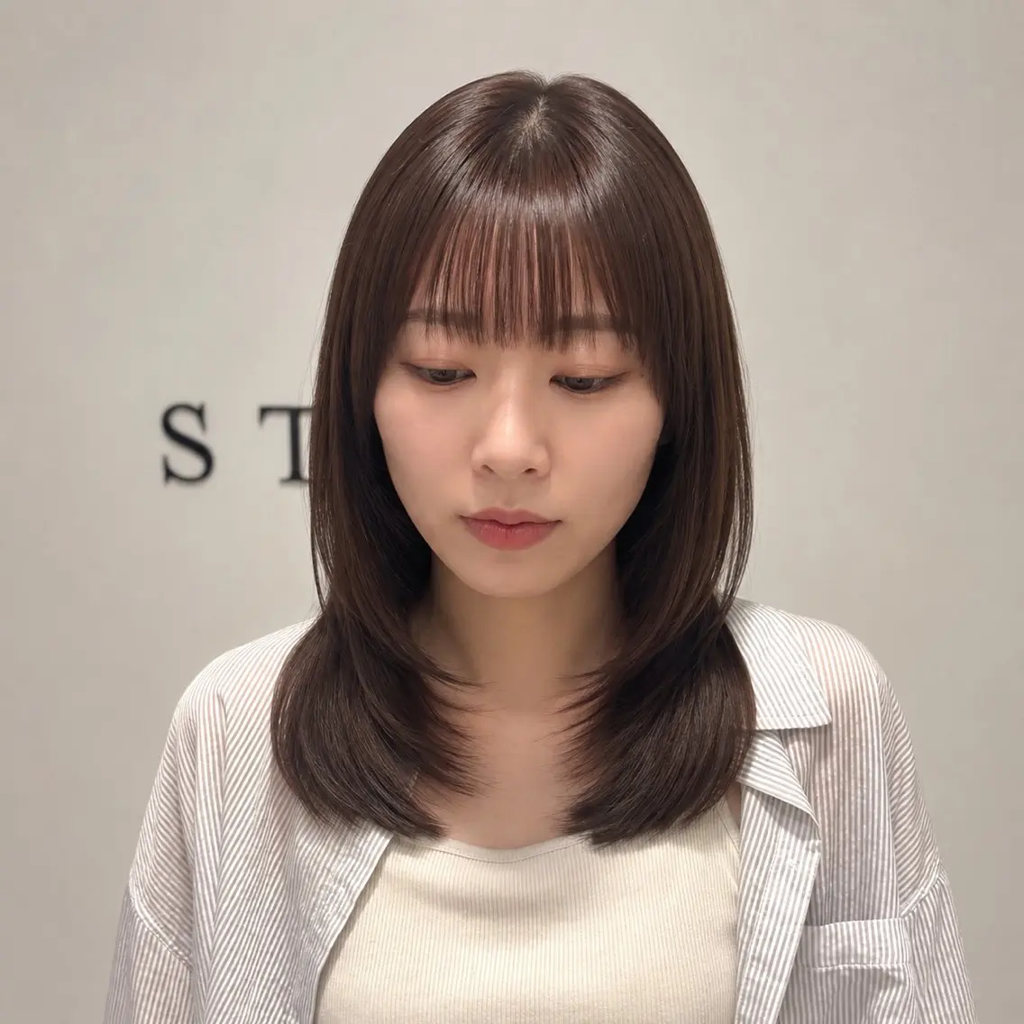 ミディアム くびれヘア レイヤーカット カット 艶カラー/アレンジ 💟すなおのヘアスタイル