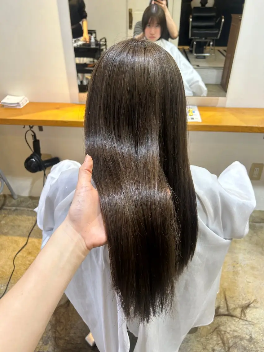 ロング ヘアカラー ナチュラル大人っぽい スタイル MAORIのヘアスタイル