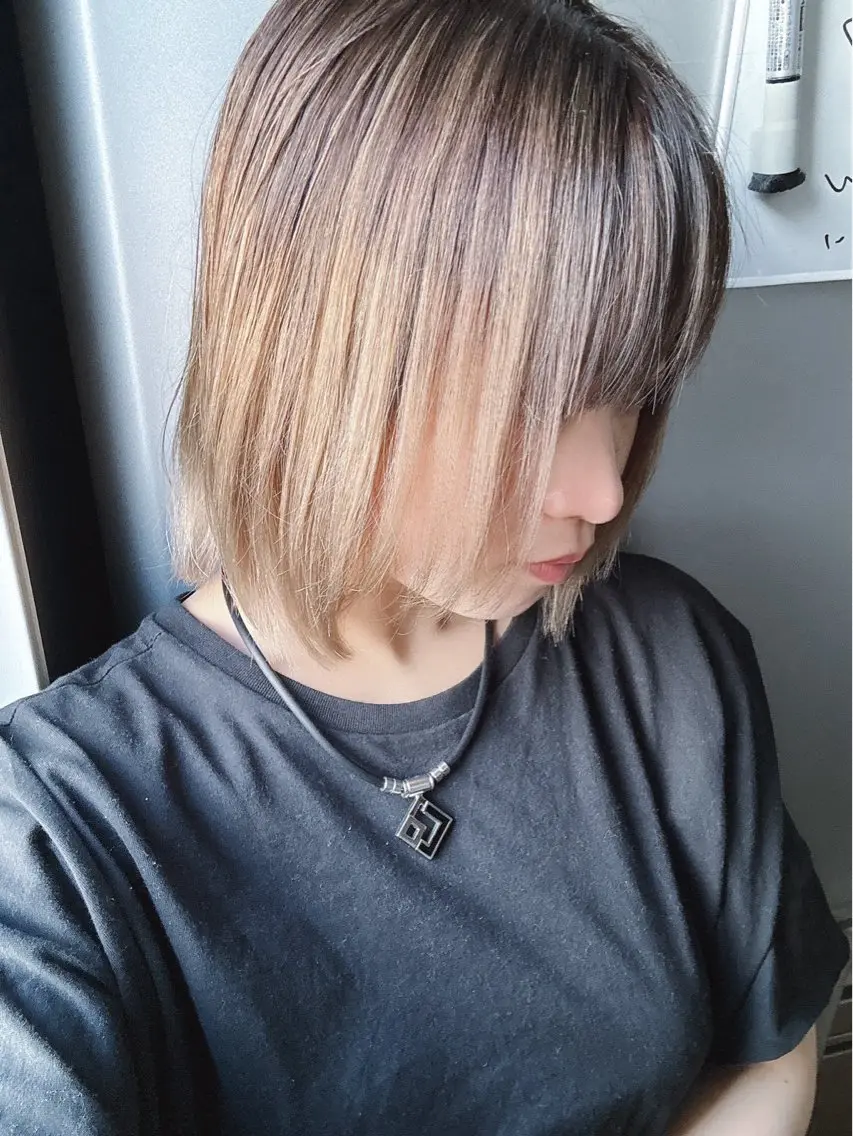 ミディアム カット ヘアカラー イシカワ ユウタのヘアスタイル