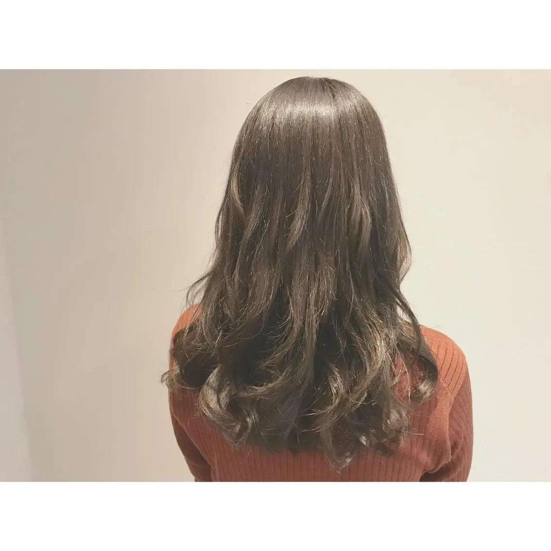 ロング カラー アッシュ グレージュ ハイライトカラー ミント 3Dハイライト なかにし まゆみのヘアスタイル
