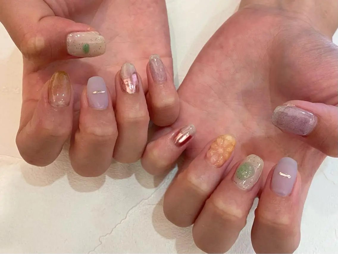 ミディアム カラー ネイル Nailsalon Calmeのネイルデザイン