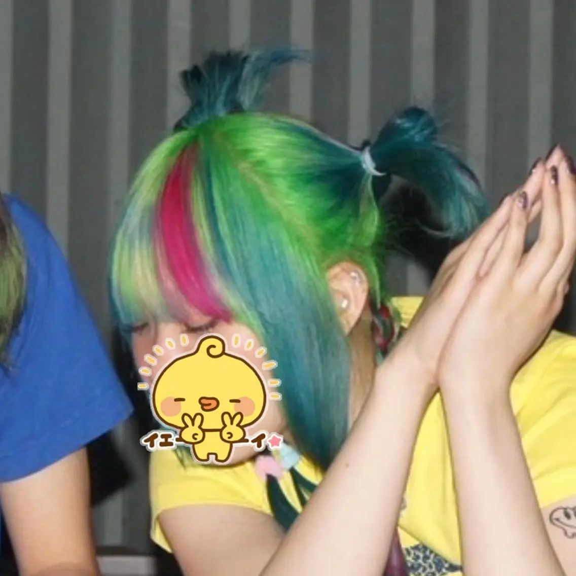 ロング ヘアカラー カワハラ イチカのヘアスタイル