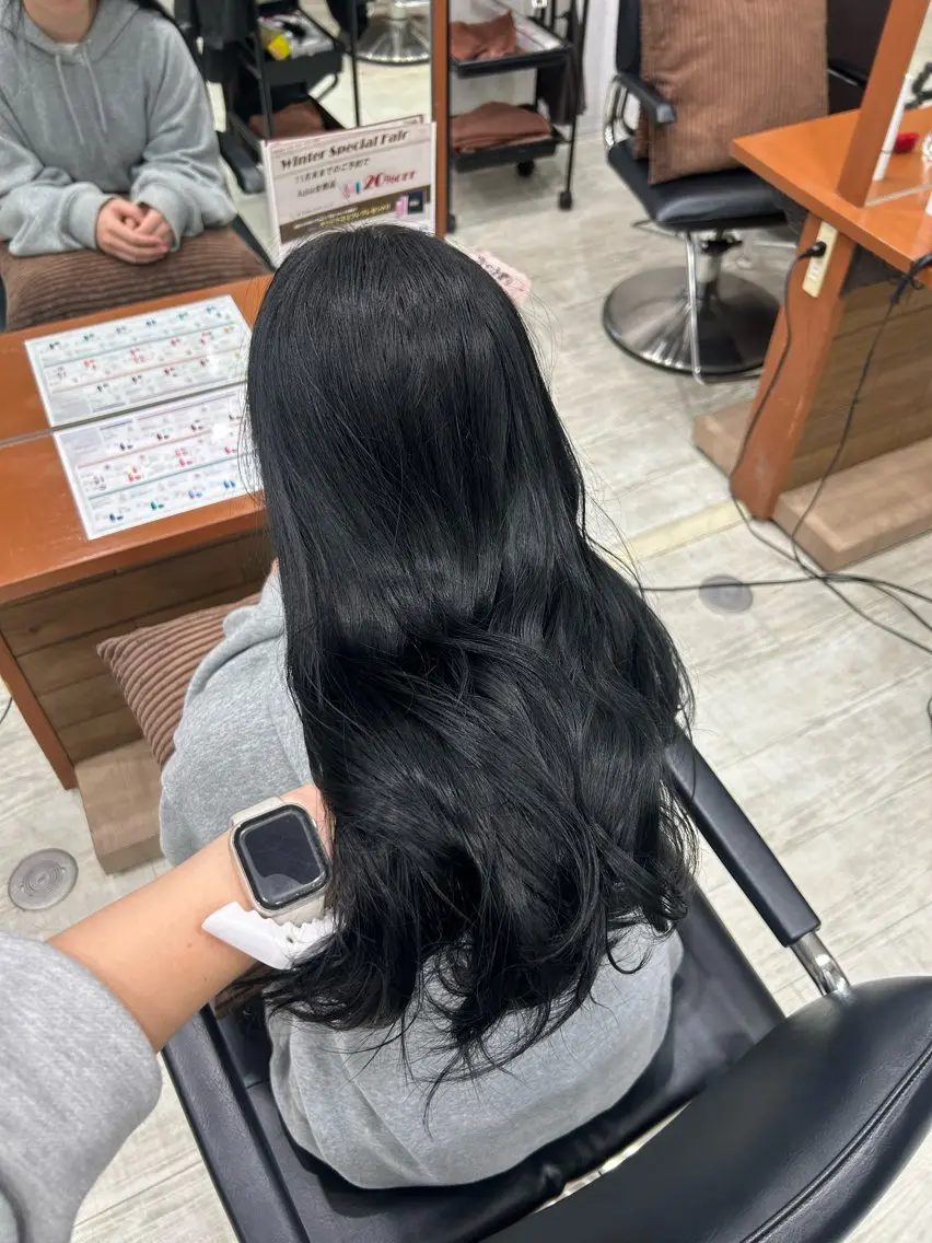 カラー 黒髪 ネイビーカラー カット ヘアカラー 🎀透明感/レイヤ ー/Kotona🎀のヘアスタイル