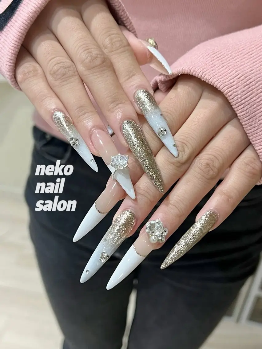 ネイル 成人式 フレンチネイル ロングネイル ハンドネイル neko nailのネイルデザイン