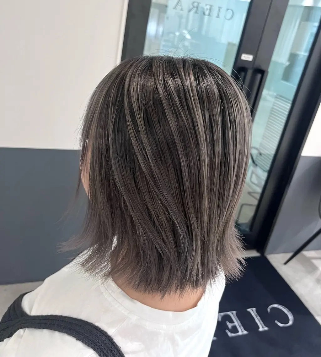 ショート カラー バレイヤージュ レイヤーカット ヘアカラー EMMA🤍 CIERA.心斎橋のヘアスタイル