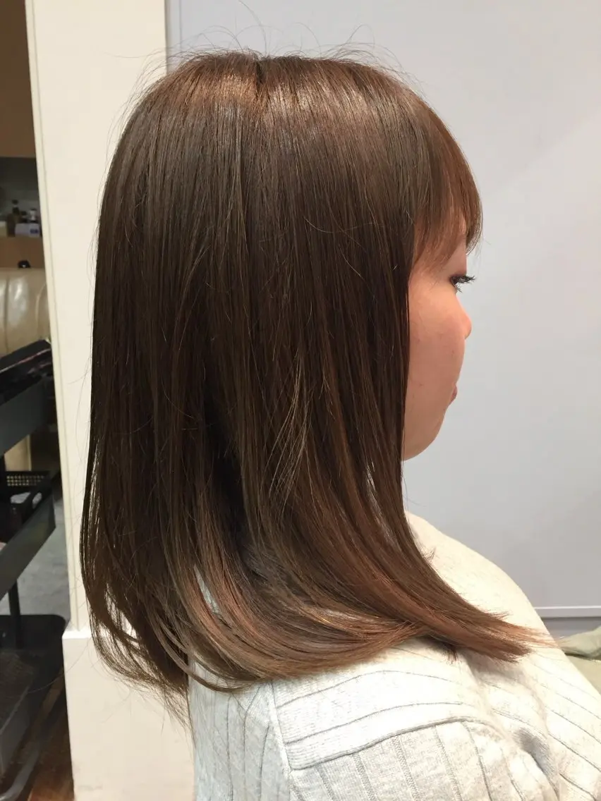 セミロング カラー アッシュ ブラウンカラー 大石 藍のヘアスタイル