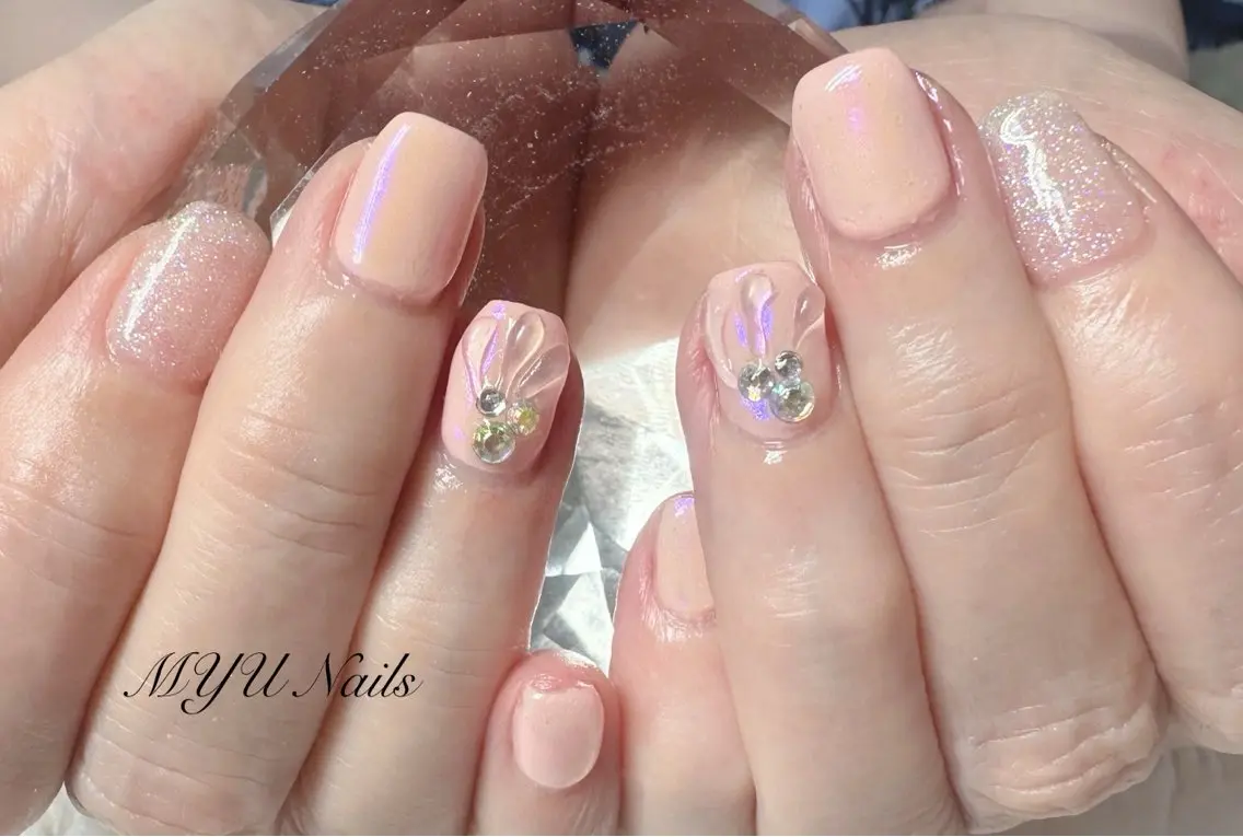 ネイル オーロラネイル ジェルネイル 持ち込み ニュアンスネイル ワンカラーネイル ハンドネイル ニュアンスネイル🌈 MYU Nailsのネイルデザイン