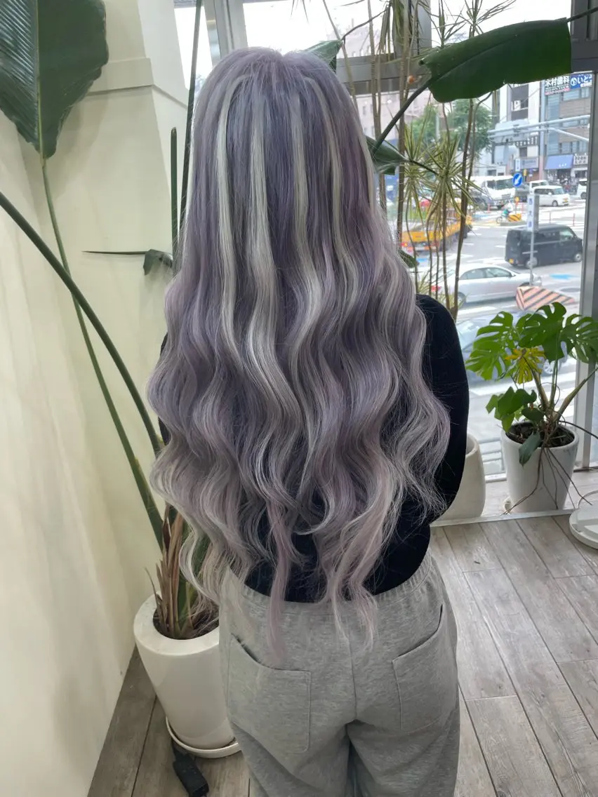 ロング カラー 編み込みエクステ シールエクステ ハイトーンカラー メッシュ シルバー ヘアカラー エクステ WEST OLAND加藤圭介のヘアスタイル