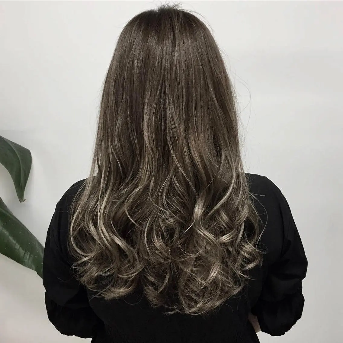 セミロング カラー ダブルカラー グレージュ ハイトーンカラー ハイトーングレージュ 中塚 義人のヘアスタイル