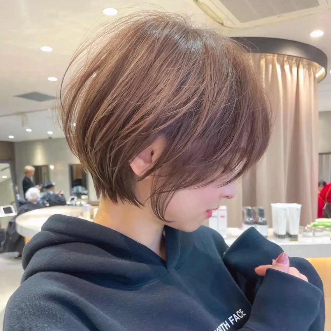 ショート ショートヘア 《髪質改善✖️レイヤ ー🩶》ナオヤのヘアスタイル