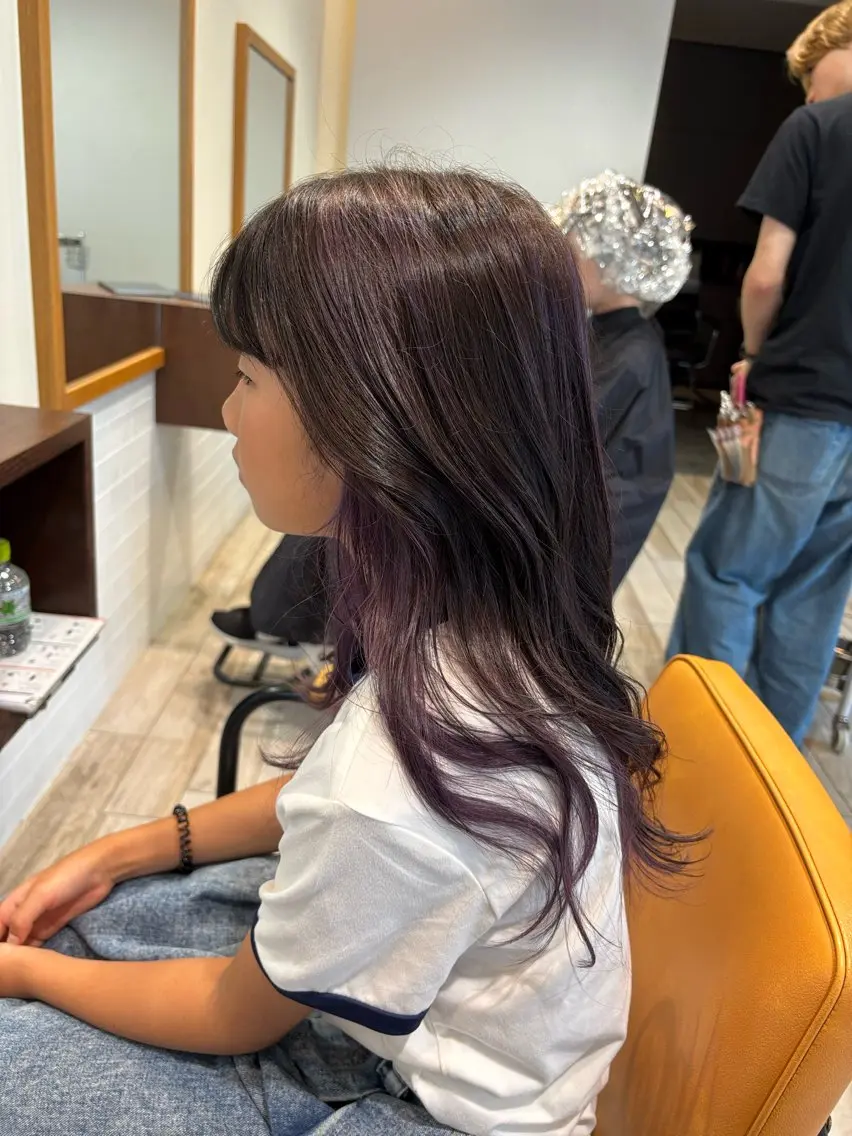 セミロング カラー キッズ カット ヘアカラー おもだか がく /横須賀中央のヘアスタイル