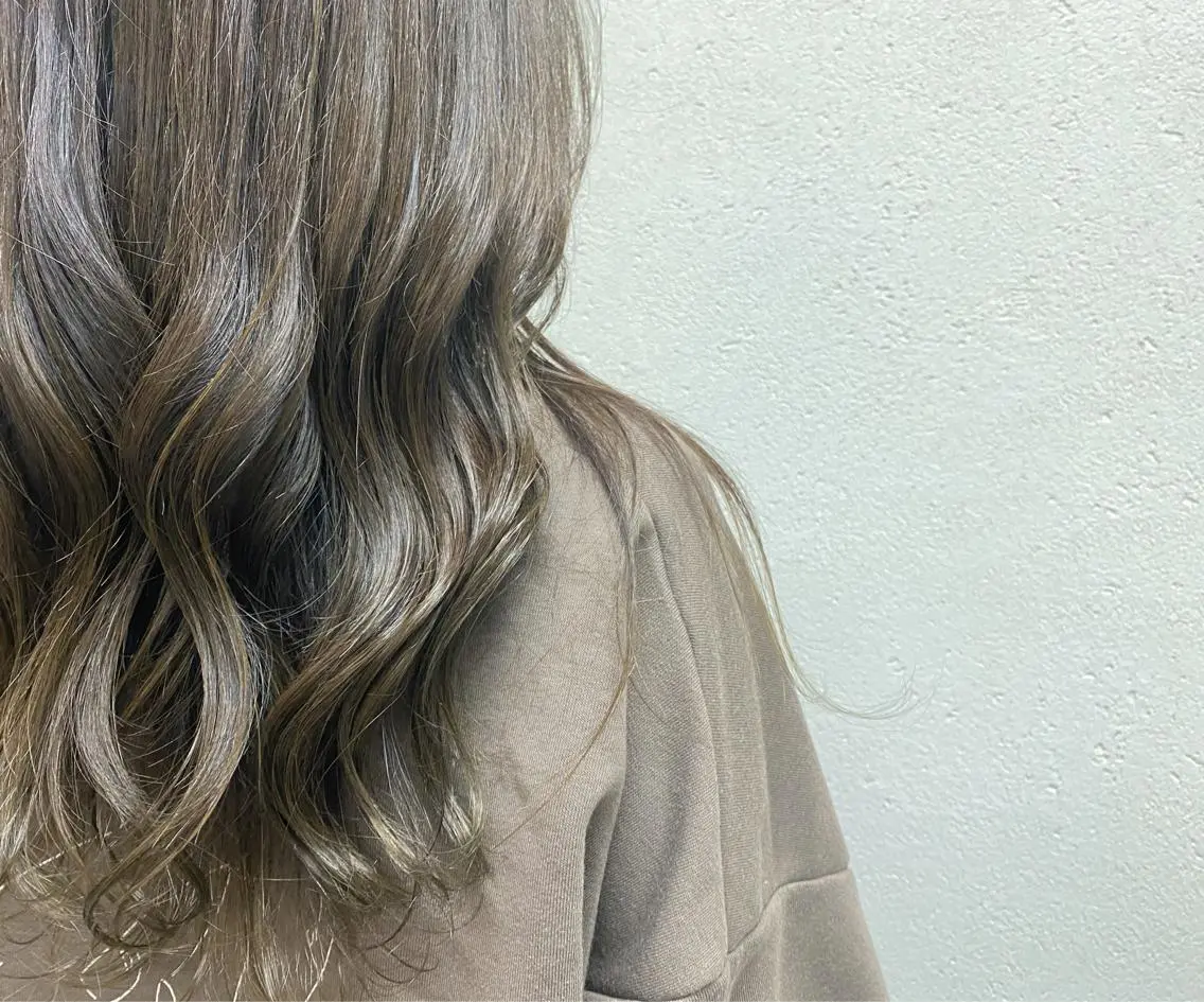 ロング カラー 才門 真菜のヘアスタイル