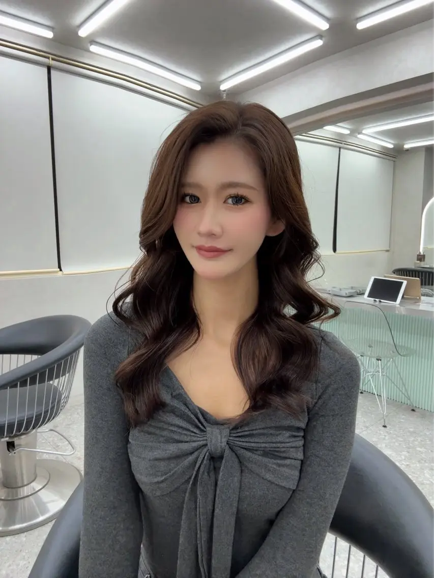 ロング 顔周りカット カット ヘアカラー トリートメント Lond mare 🦋ayana🦋のヘアスタイル