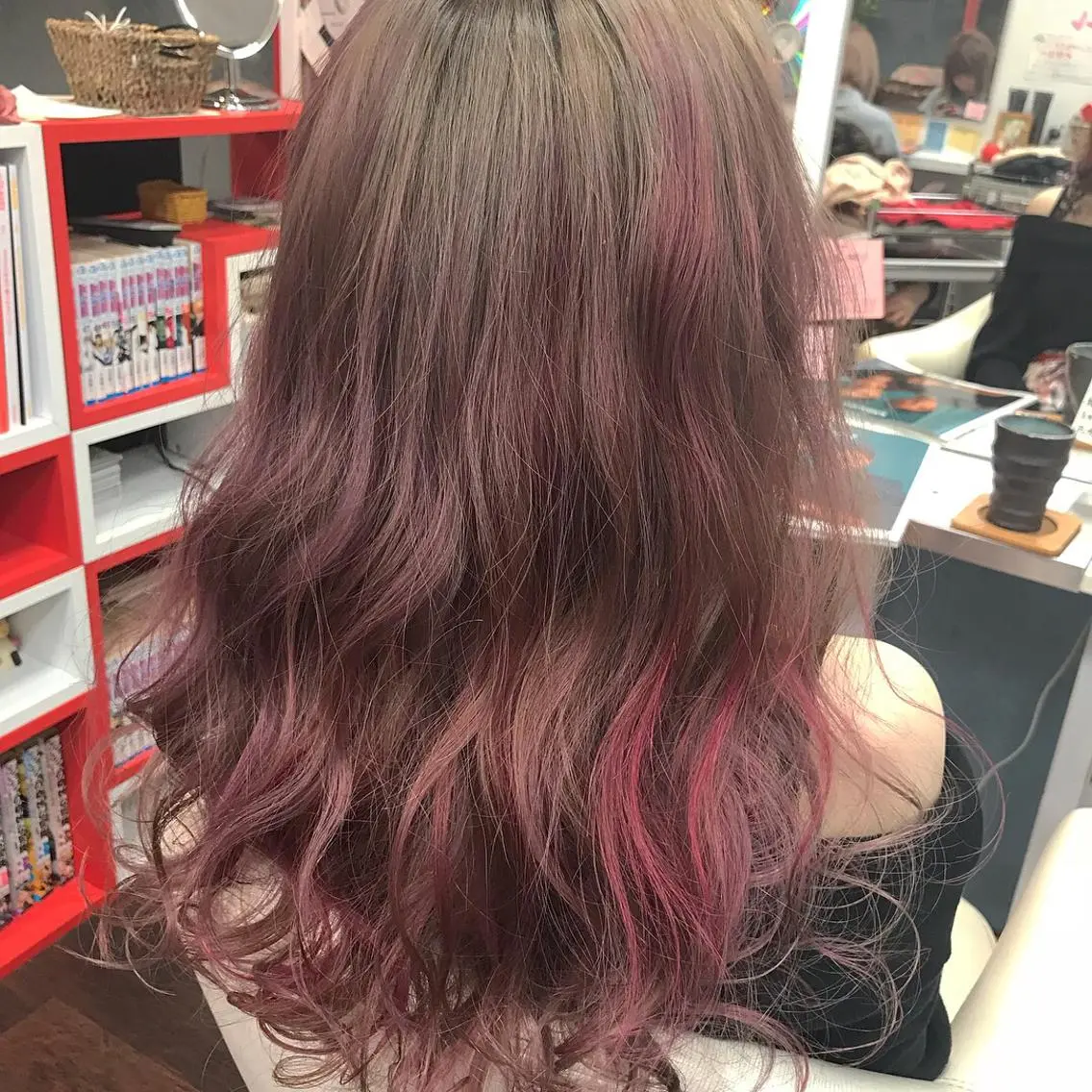 ロング カラー 岩谷/ブリーチ 🪽透明感カラーのヘアスタイル
