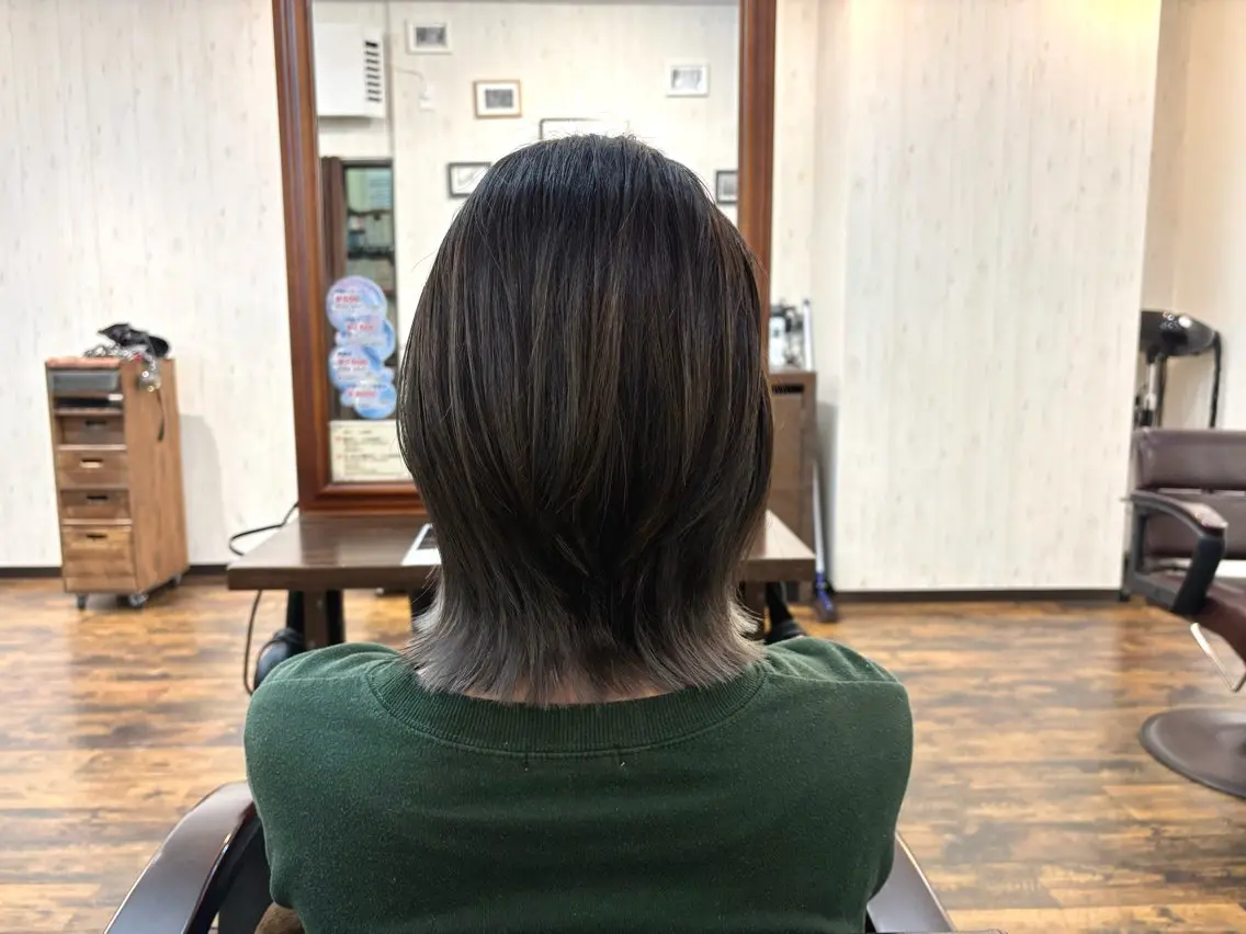 カラー インナーカラー 馬来 千尋のヘアスタイル