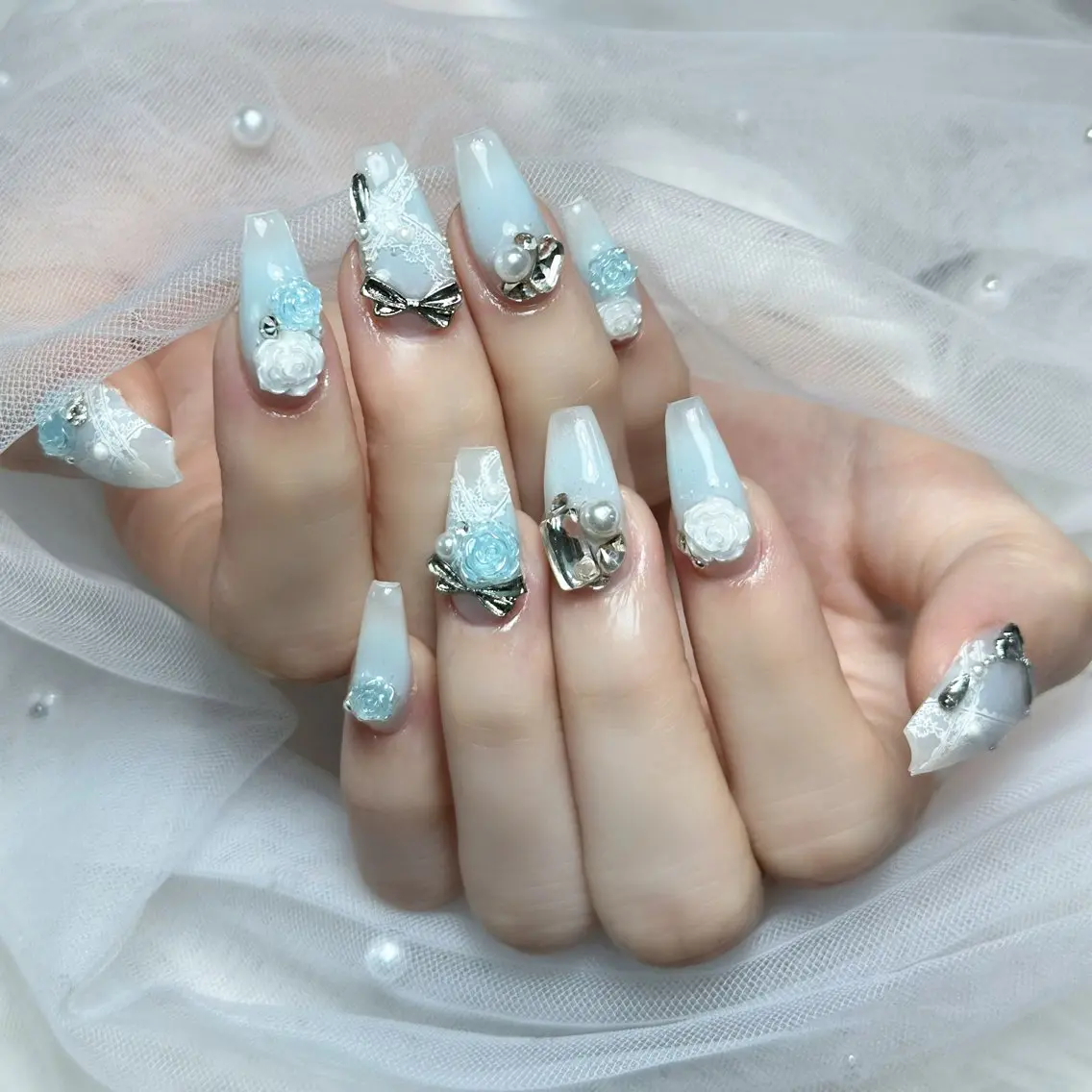 ネイル オーロラネイル ボルドー ブラウン 氷ネイル・うるうるネイル キラキラネイル ハンドネイル Julli NailStudioのネイルデザイン
