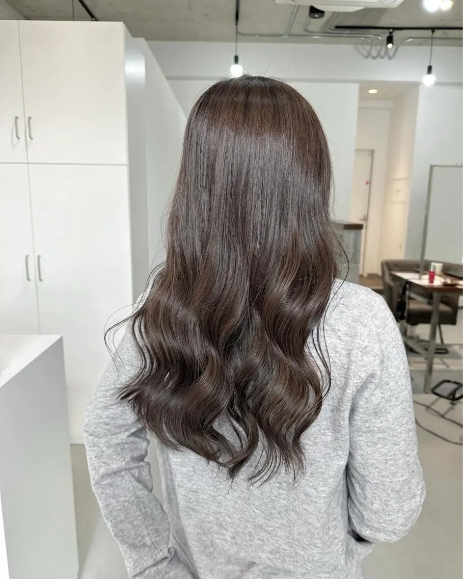 ロング カット ヘアカラー トリートメント カイリ /レイヤーカットのヘアスタイル
