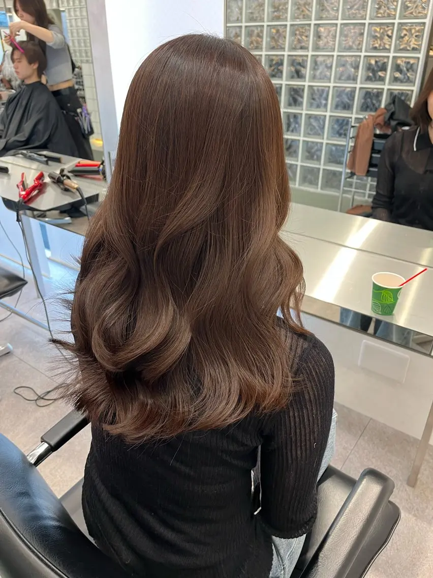 ロング カラー アッシュ ベージュカラー ブリーチ ケアブリーチ 透明感カラー ヒヤジョウ ユウナ／cinqのヘアスタイル