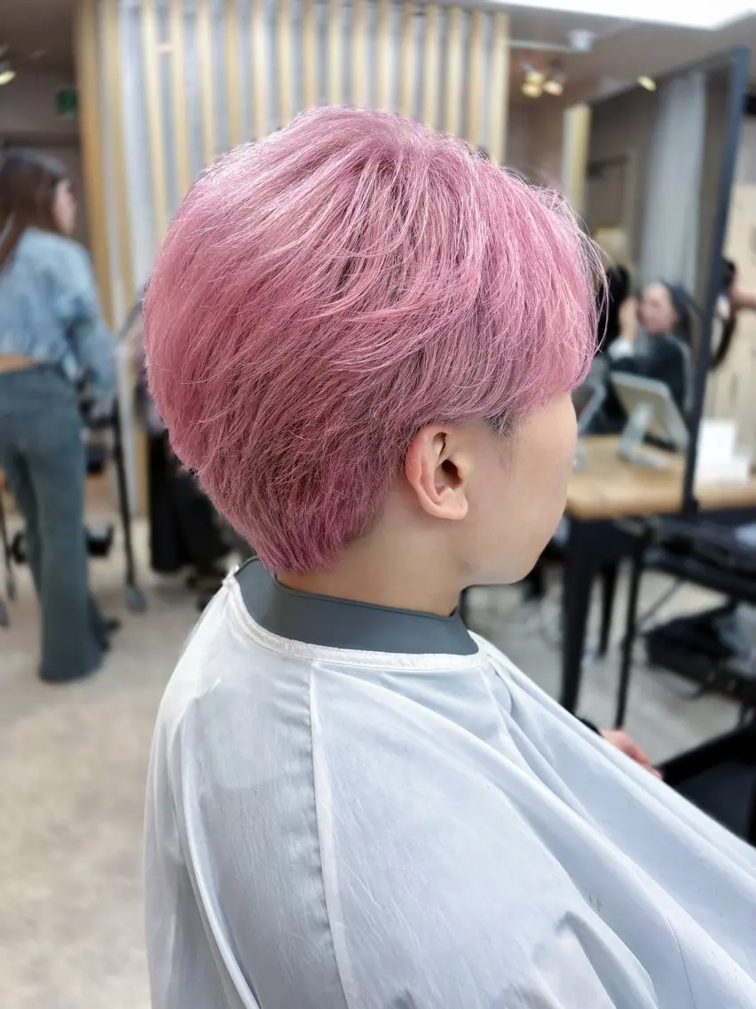 ショート カラー メンズ メンズブリーチ フェザーパーマ メンズハイトーン メンズメッシュ メンズパーマ カット ヘアカラー トリートメント 安藤幹人 メンズパーマのヘアスタイル
