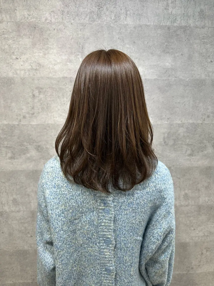 セミロング カラー カット ヘアカラー トリートメント U-ra NAMIのヘアスタイル