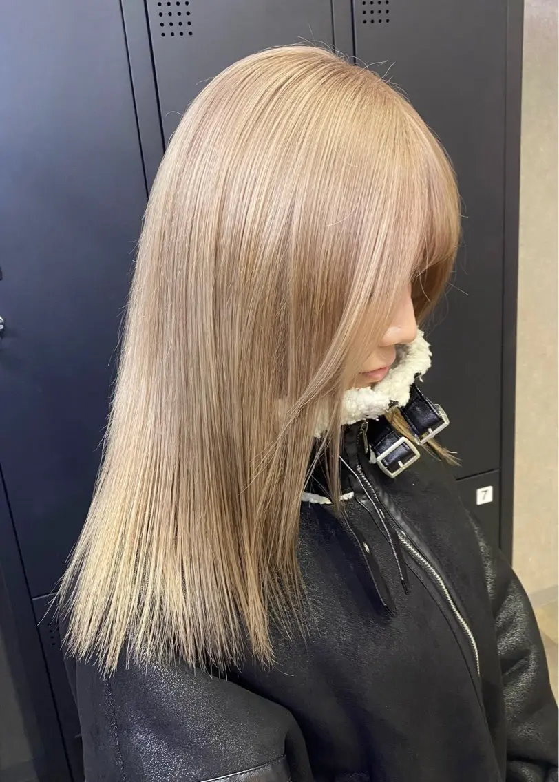 カラー 𝗮𝘆𝘂𝗺𝗶 /ハイトーン🎀のヘアスタイル