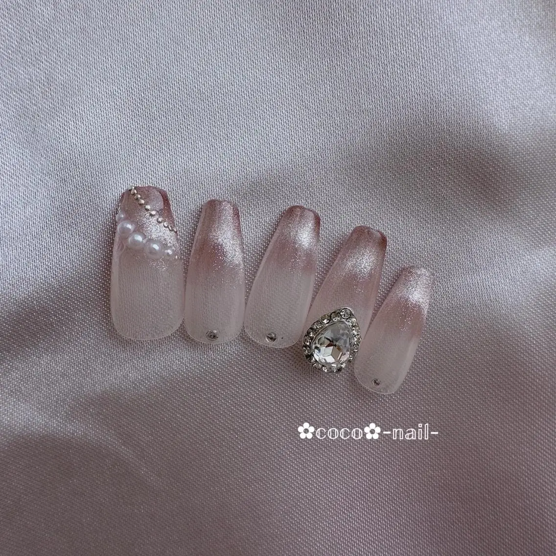 ネイル フットネイル lili.nail y2k/長さ出しのネイルデザイン