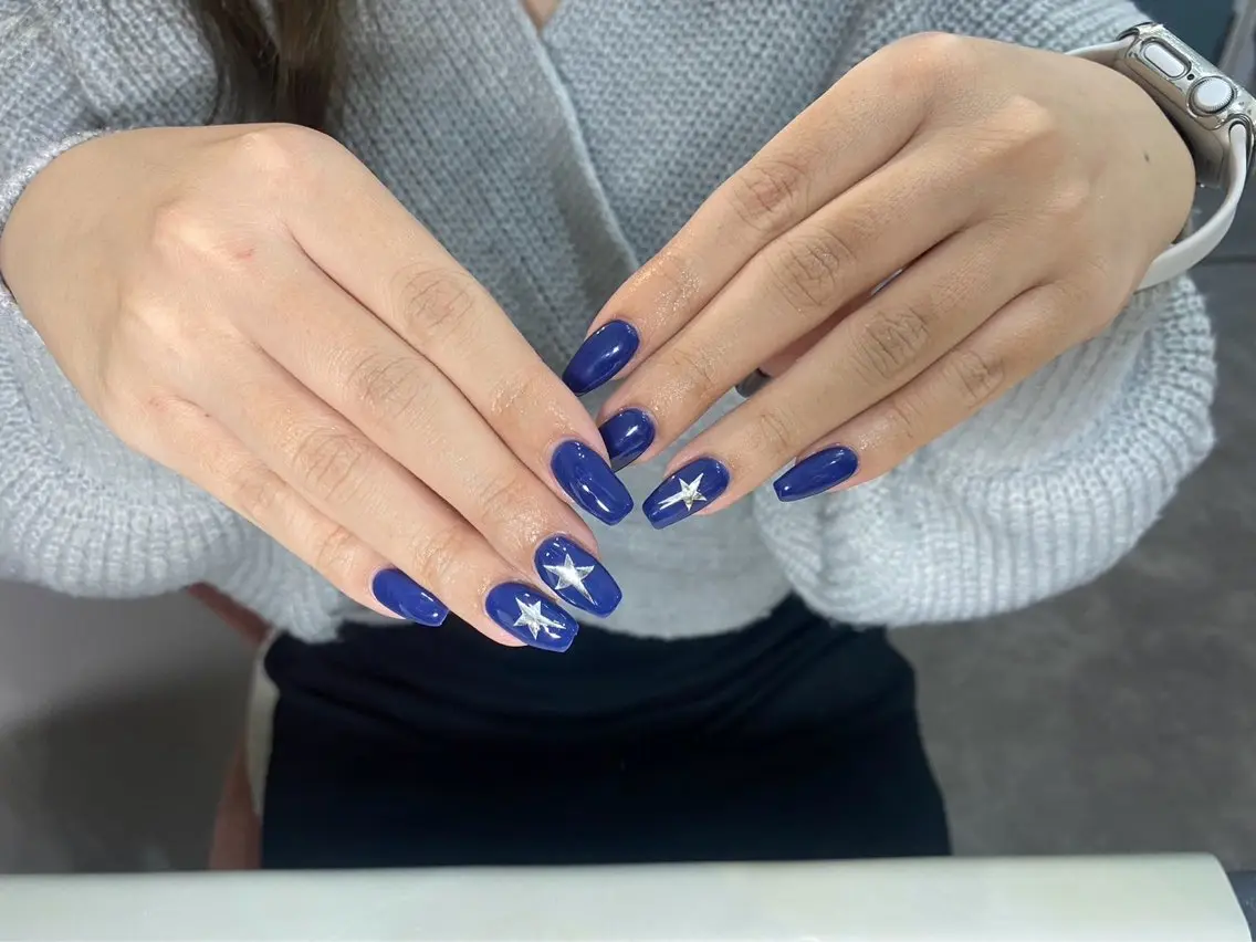 ネイル LAVISH 大和店 emi・:*+のネイルデザイン