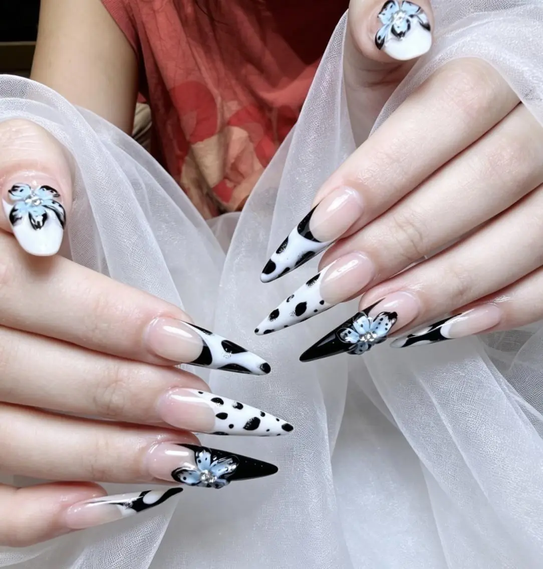 ネイル 長さ出し ジェルネイル 韓国ネイル マグネットネイル 持ち込み Kana🌻マツエク &Nailサロン💛のネイルデザイン