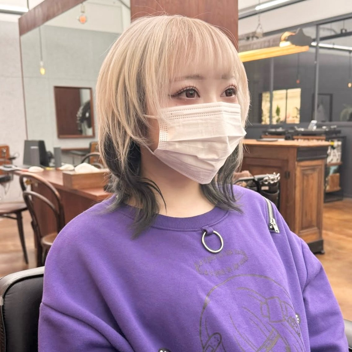 ミディアム カラー メンズ メンズブリーチ メンズウルフカット アッシュ アッシュグレー ブリーチ カット ヘアカラー トリートメント ヘアセット ✂︎ウルフ・ショート ✂︎MIKUNIのヘアスタイル