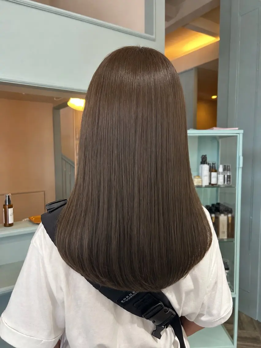セミロング ヘアカラー sena 𝜗𝜚のヘアスタイル