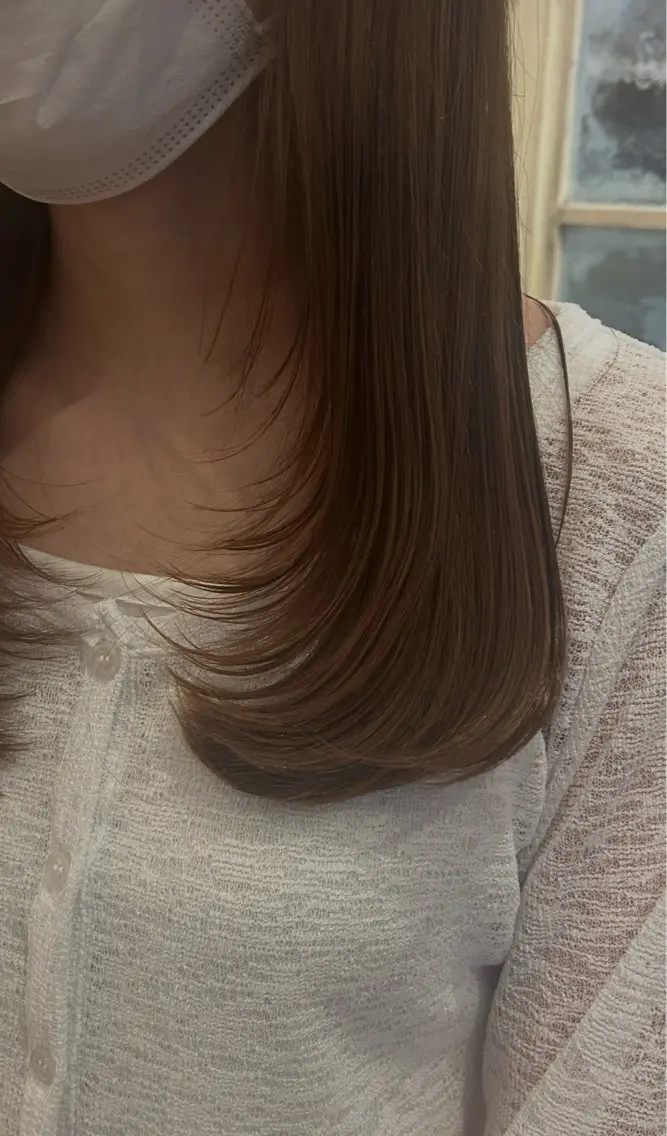セミロング 藤村 桃歌のヘアスタイル