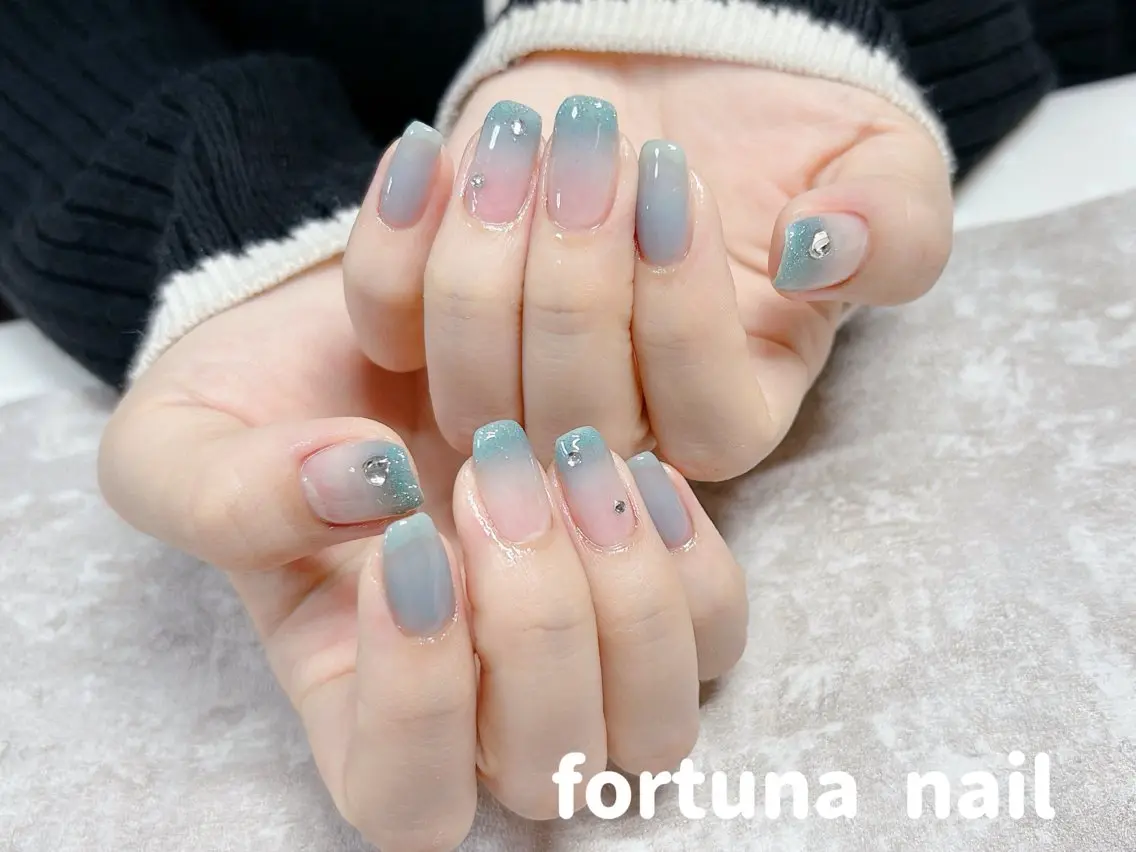 ネイル Nail •Head スパFortunaのネイルデザイン