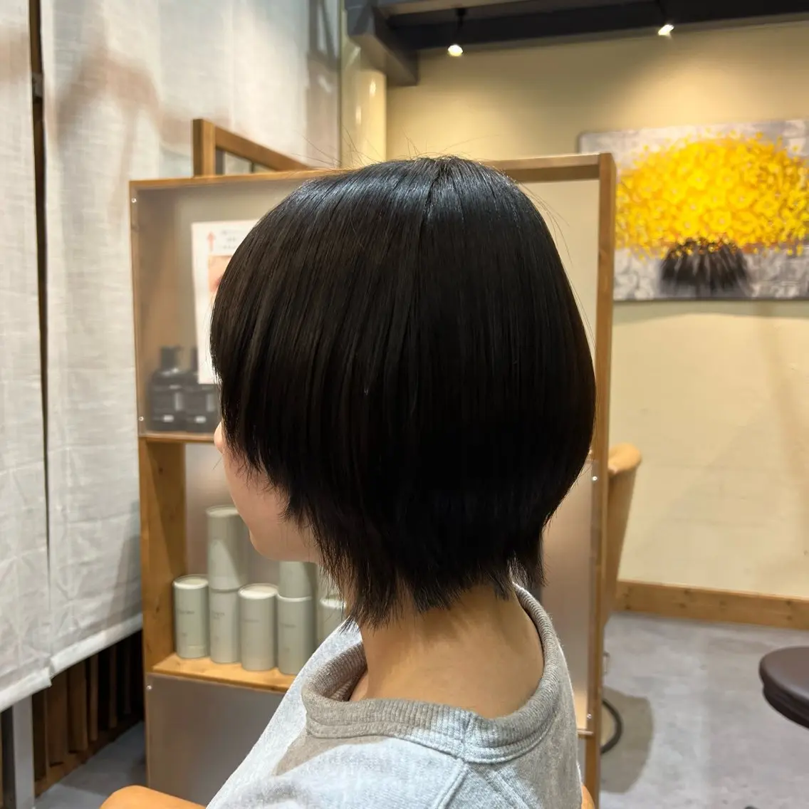 ショート 顔まわりレイヤー 顔周りカット レイヤーカット ショートヘア 石黒 理々花のヘアスタイル
