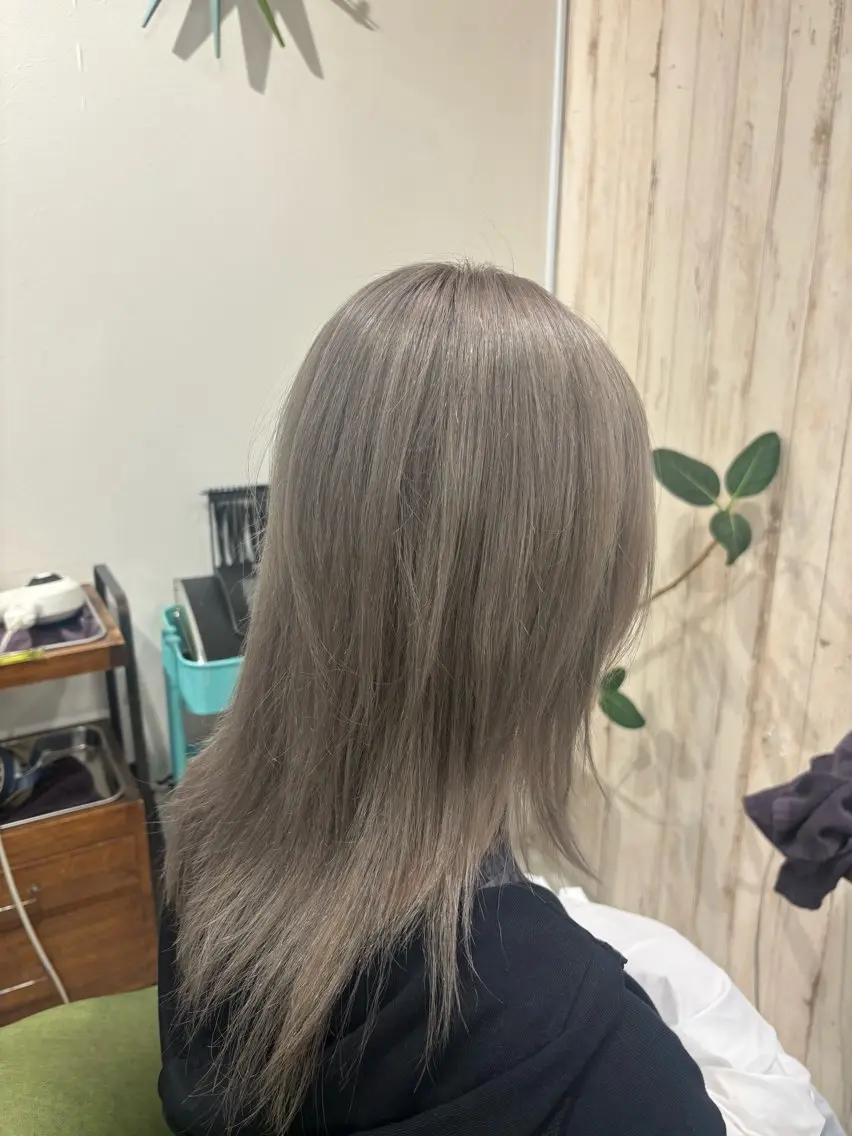 カラー シルバー 🌷 おとはのヘアスタイル