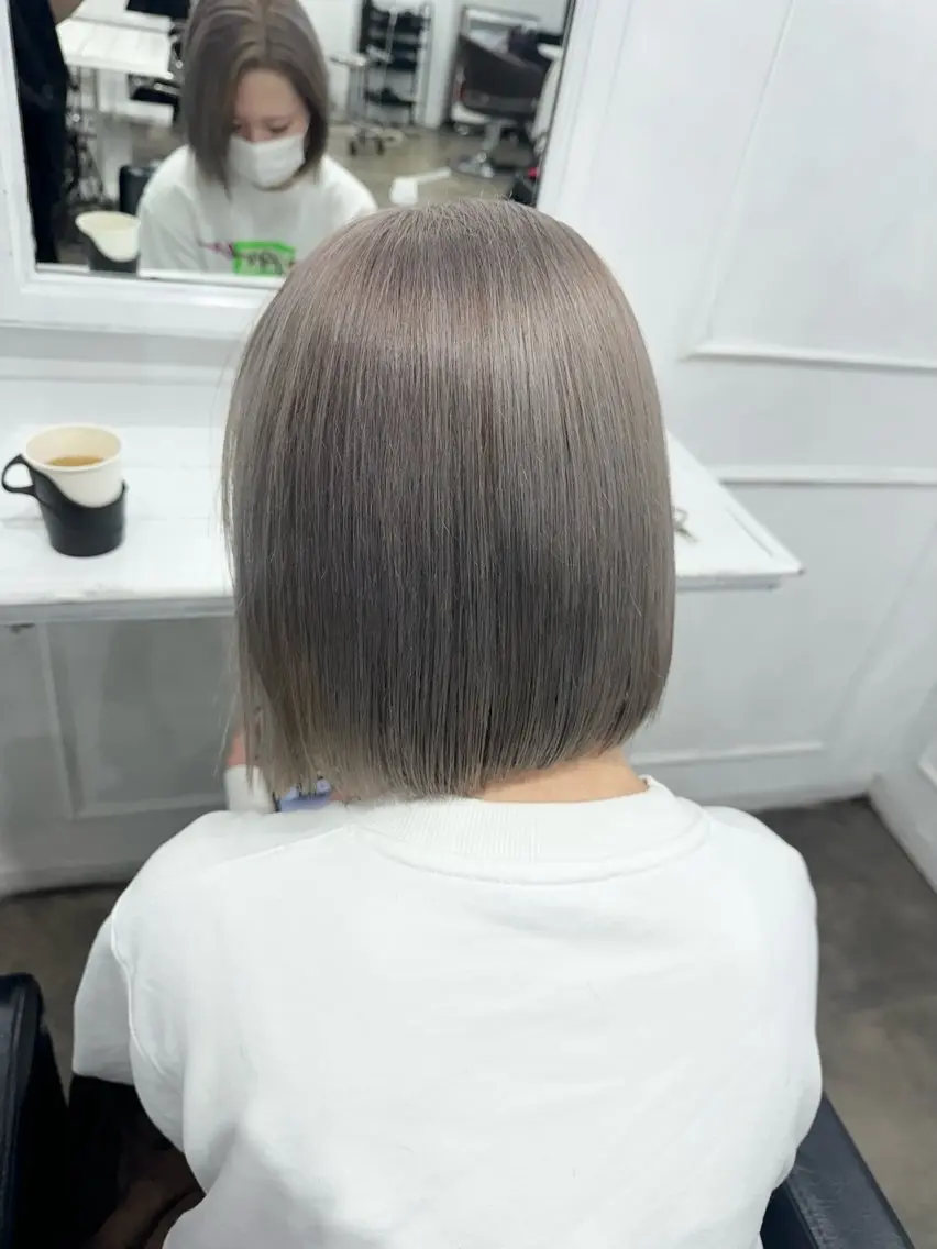 ショート カラー バレイヤージュ ミストバング ベージュカラー ブリーチ 抜きっぱなしブロンド 札幌ブリーチカラー/ ダブルカラー/ドイのヘアスタイル