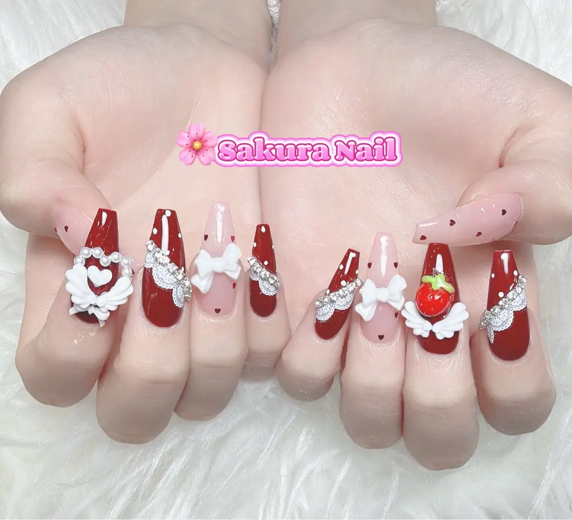 ネイル アートネイル オーロラネイル ボルドー チークネイル フレンチネイル ハンドネイル Sakura Nail Salonのネイルデザイン