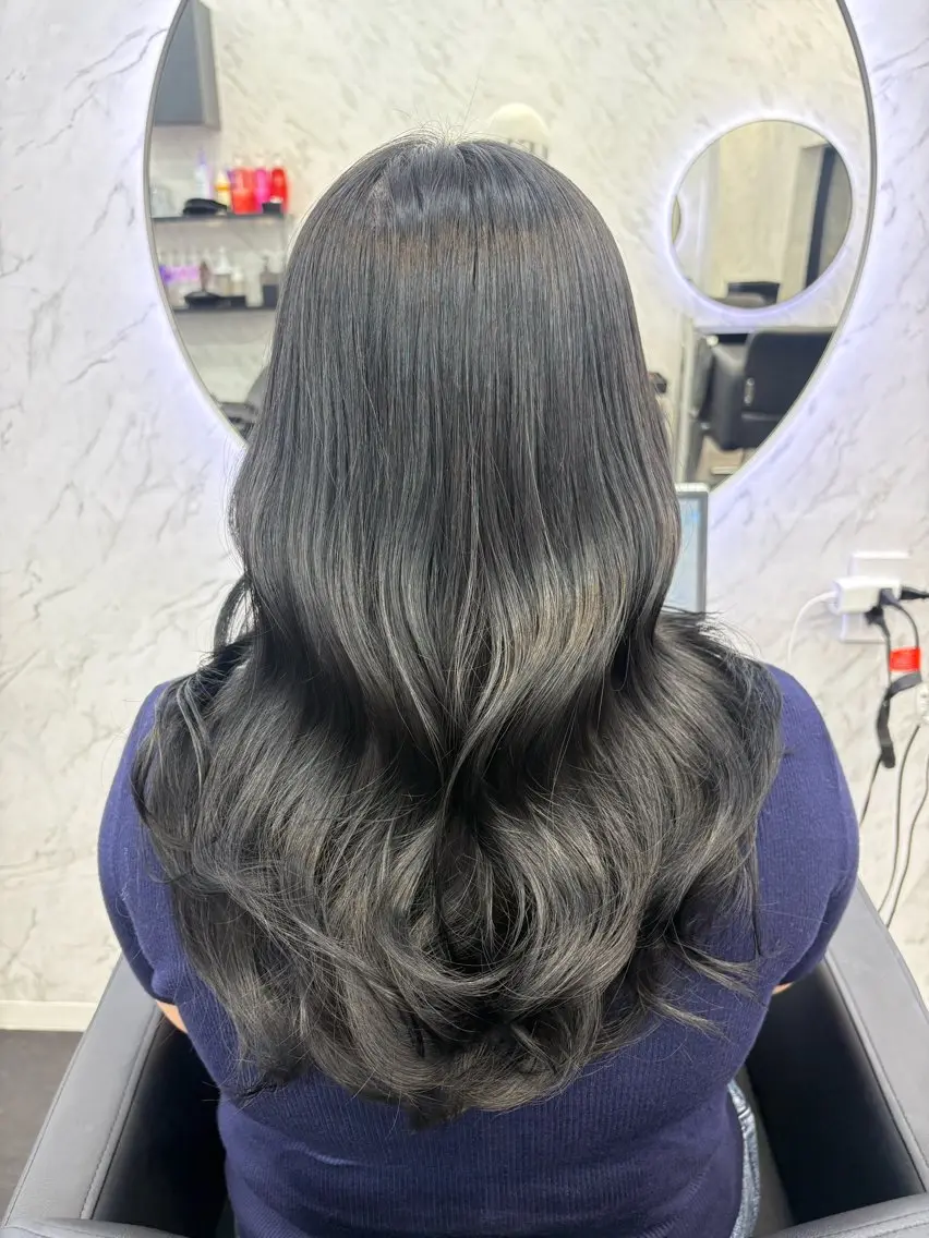 ロング カラー グレージュ オリーブグレージュ オリーブグレー カット ヘアカラー 韓国ヘア🎀 /♡𝓝𝓸𝓪♡のヘアスタイル