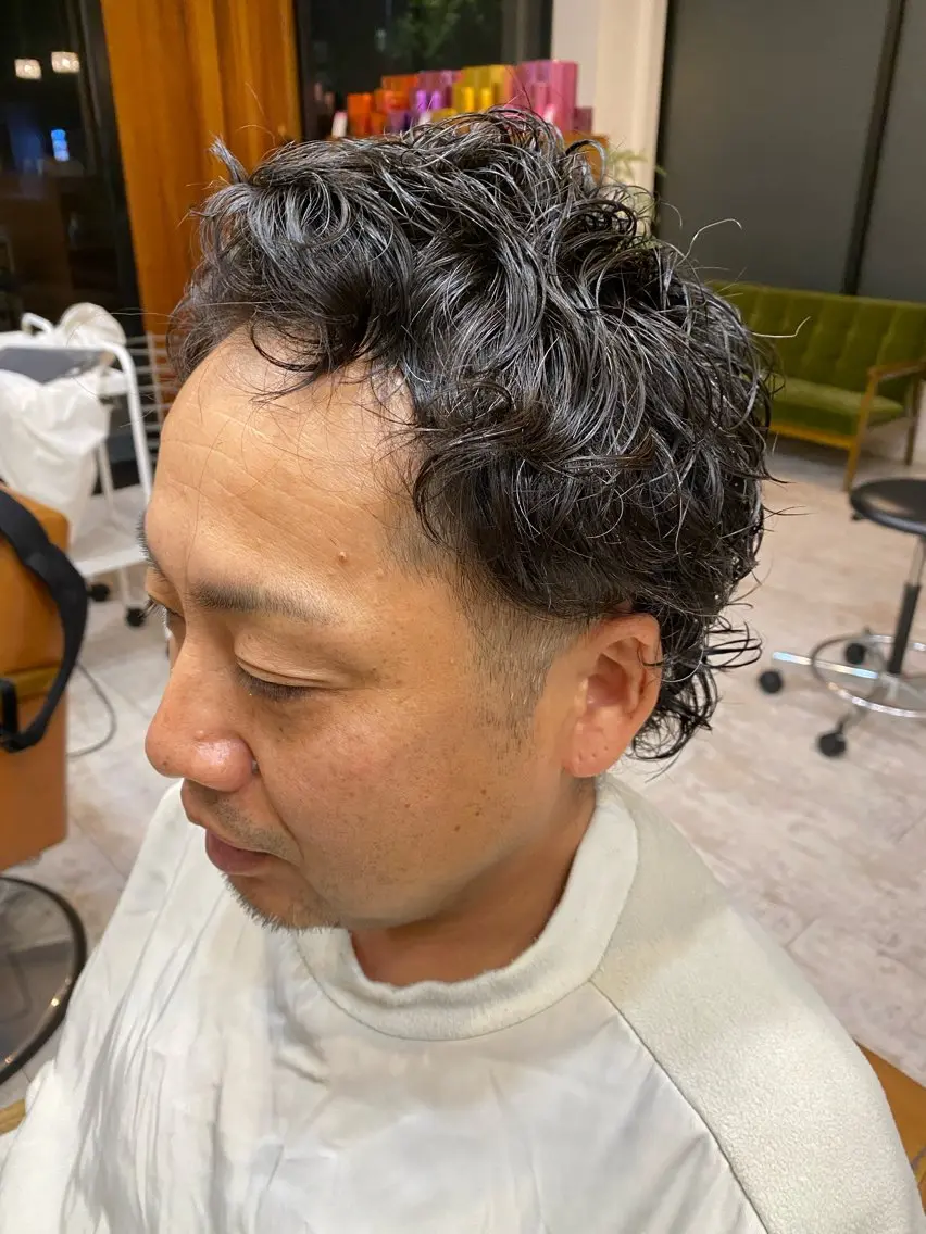 ショート パーマ メンズ ビジネス カット トリートメント 田崎 暁大のヘアスタイル