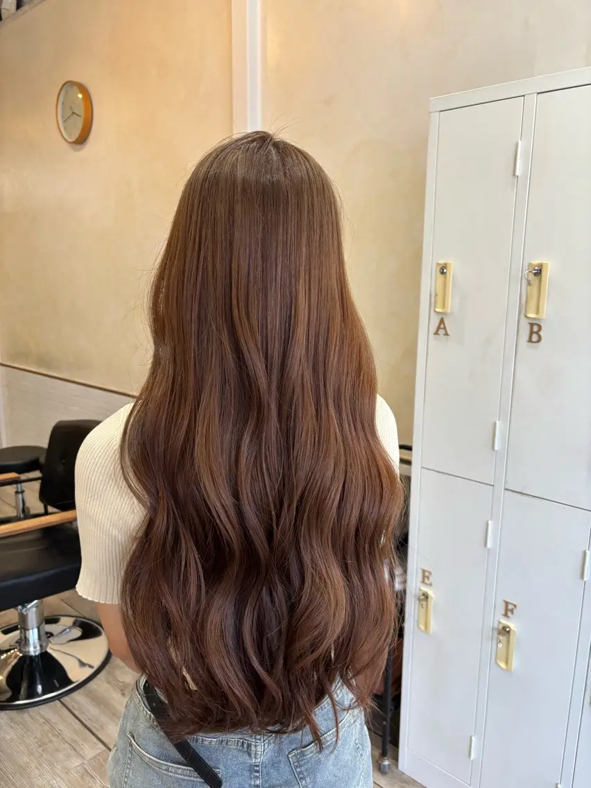 ロング カラー ベージュカラー ミルクティーベージュ 🧸似合わせデザイン ほそいけいこ🧸のヘアスタイル
