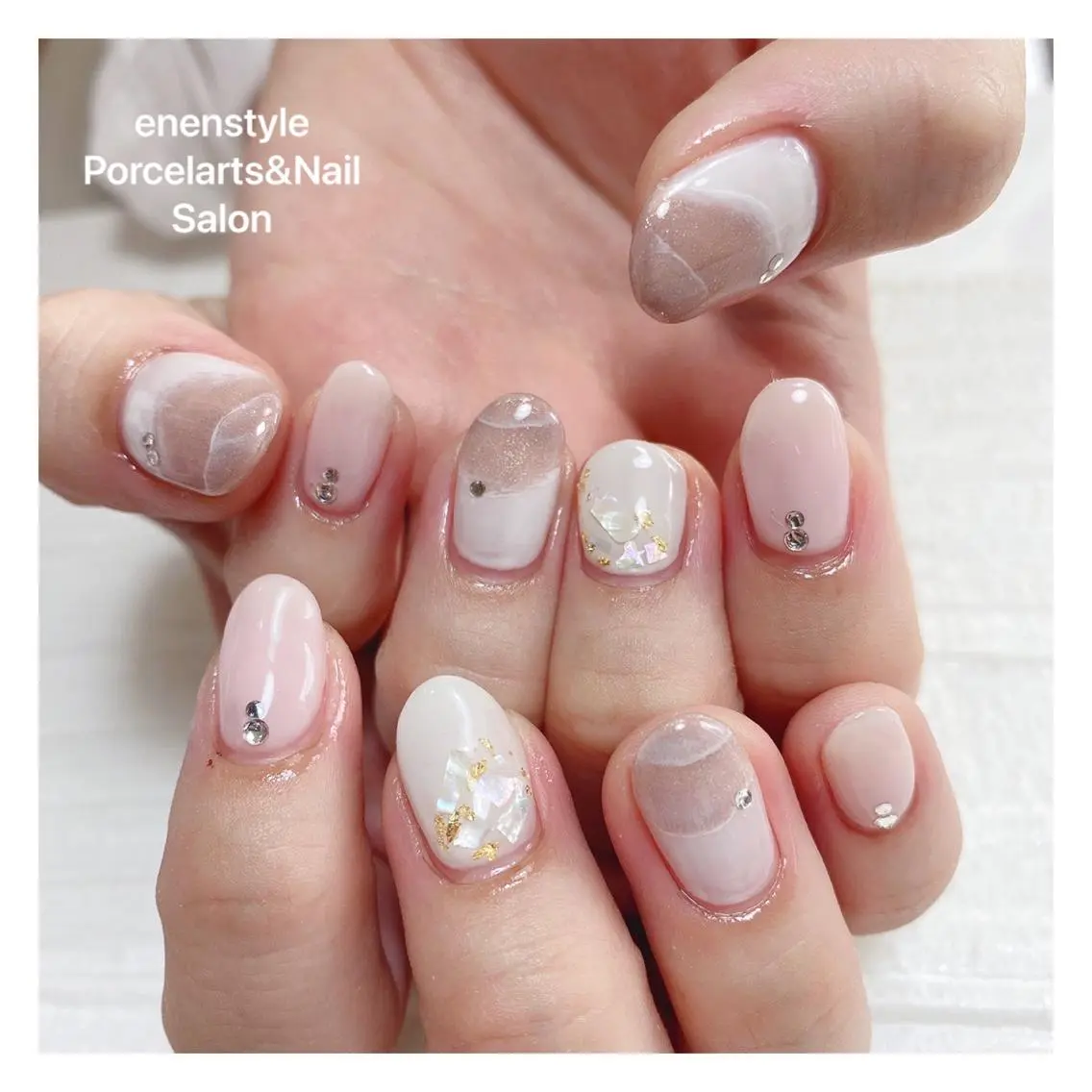 ミディアム ネイル 🐾enen style 🐾のネイルデザイン