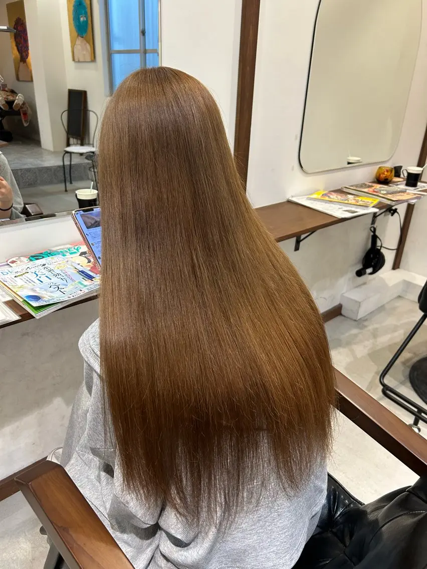 ロング カラー ベージュカラー ブリーチ ROUIS/ mioのヘアスタイル