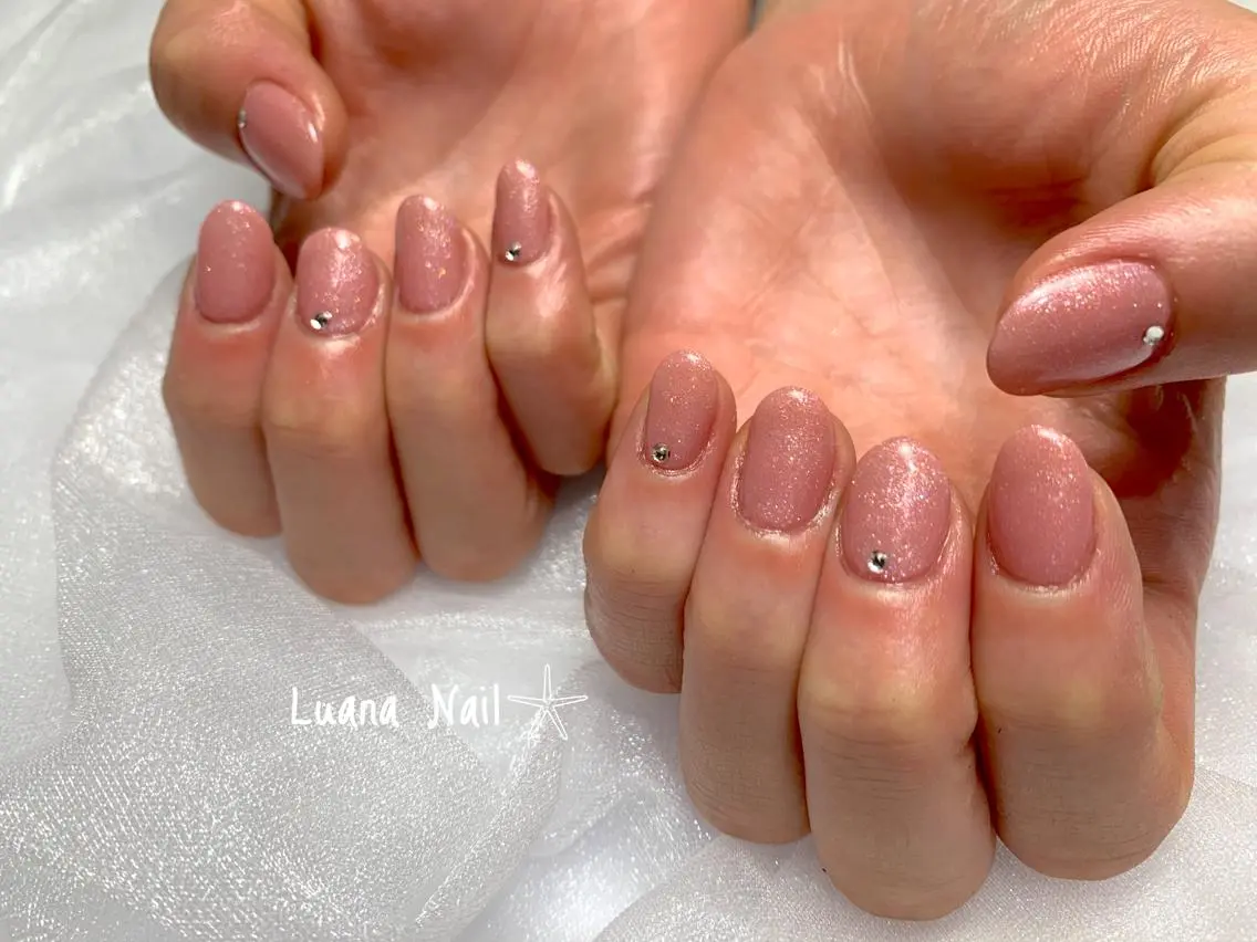 ネイル ストーンネイル ハンドネイル BeauJu by Luana Nailのネイルデザイン