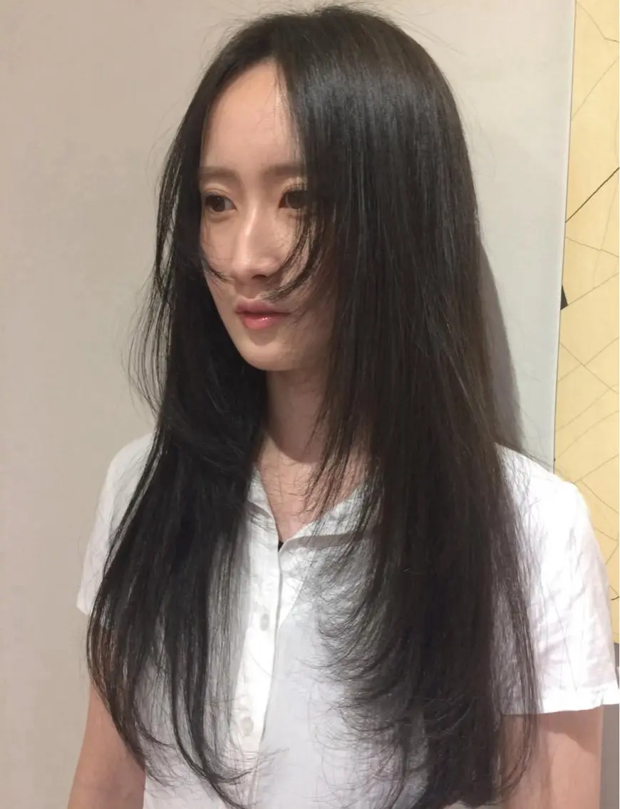 ミディアム カラー 山田 麻椰のヘアスタイル