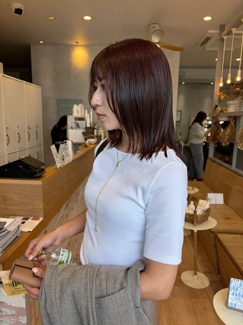 セミロング 比嘉 千咲のヘアスタイル